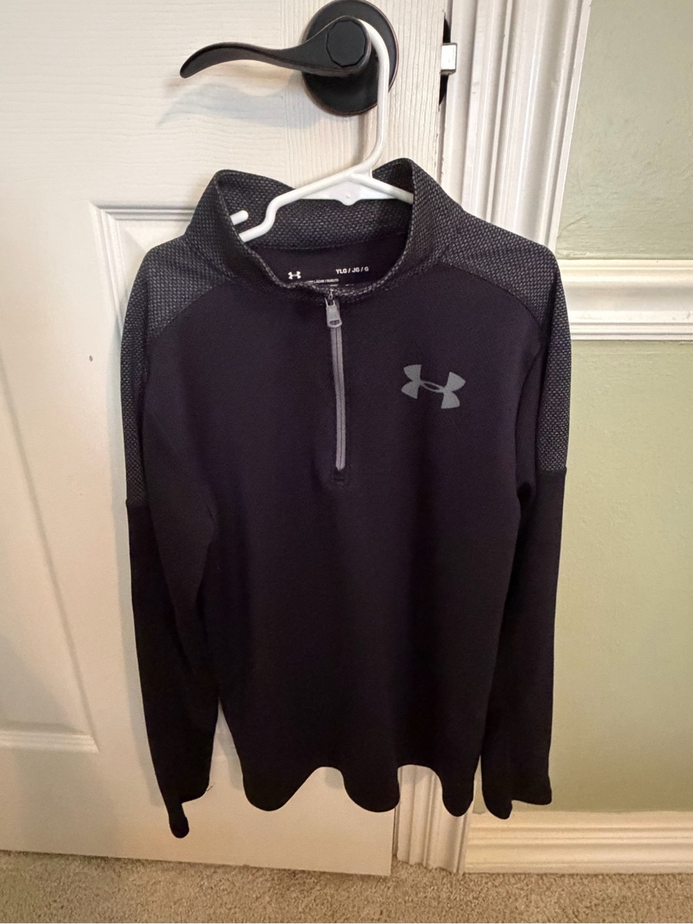 Under Armour Boys Youth Large Black 1/4 Zip Performance Shirt